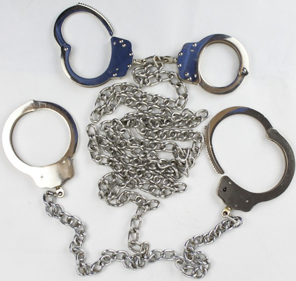 กุญแจมือและขาเหล็กนิกเกิลคาร์บอนสำหรับนักโทษ